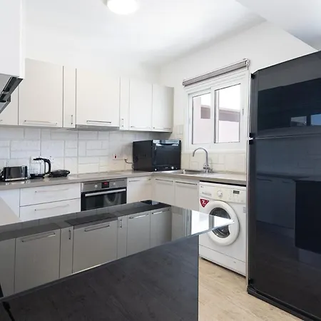 Апартаменты Sunny & Stylish Centre Living *