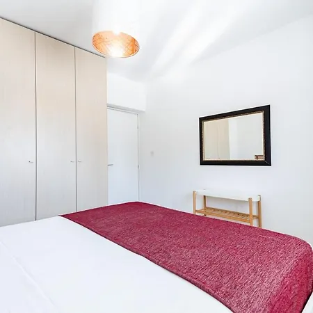 Апартаменты Sunny & Stylish Centre Living *